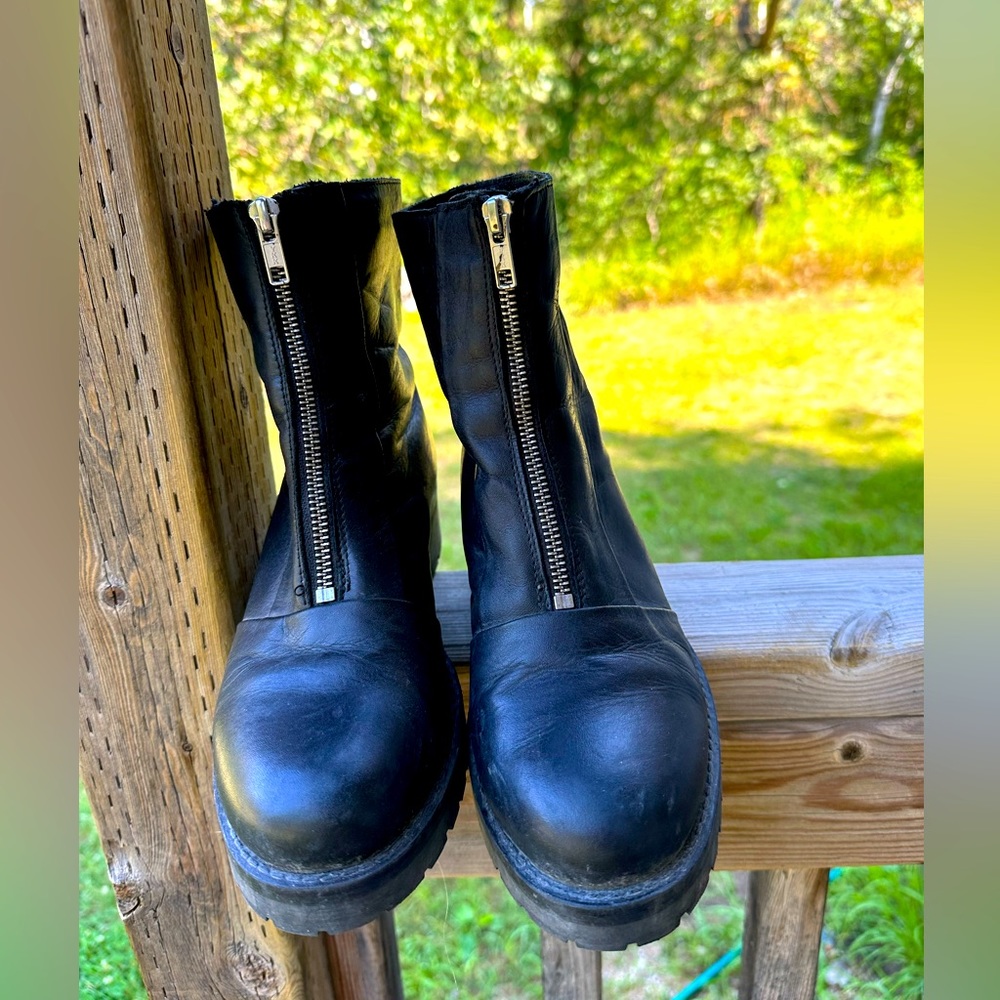 Leather Zipper boots from Little Burgundy